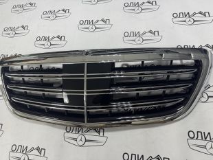 Решетка радиатора AMG 63 на Mercedes W222 камера хром Решетка радиатора AMG 63 на Mercedes W222 камера хром